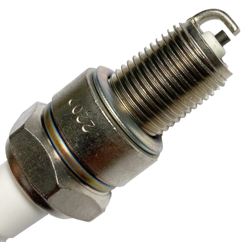 BUJIA COBRE VOLKSWAGEN JETTA 4L 1.8 LTS 1988-1992 POINTER 4L 1.8 LTS 1998-2000 GOLF 4L 1.8 LTS 1987-1992 NISSAN TSURU 4L 1.5 LTS 1984-1987 TSURU I 4L 1.6 LTS 1987-1992 CH7P-8